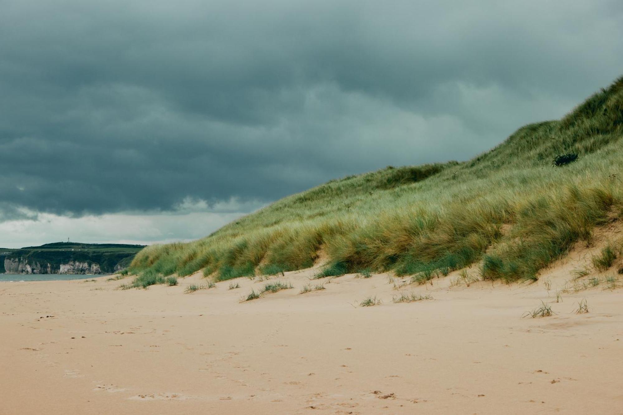 Отель Portrush Adelphi Экстерьер фото