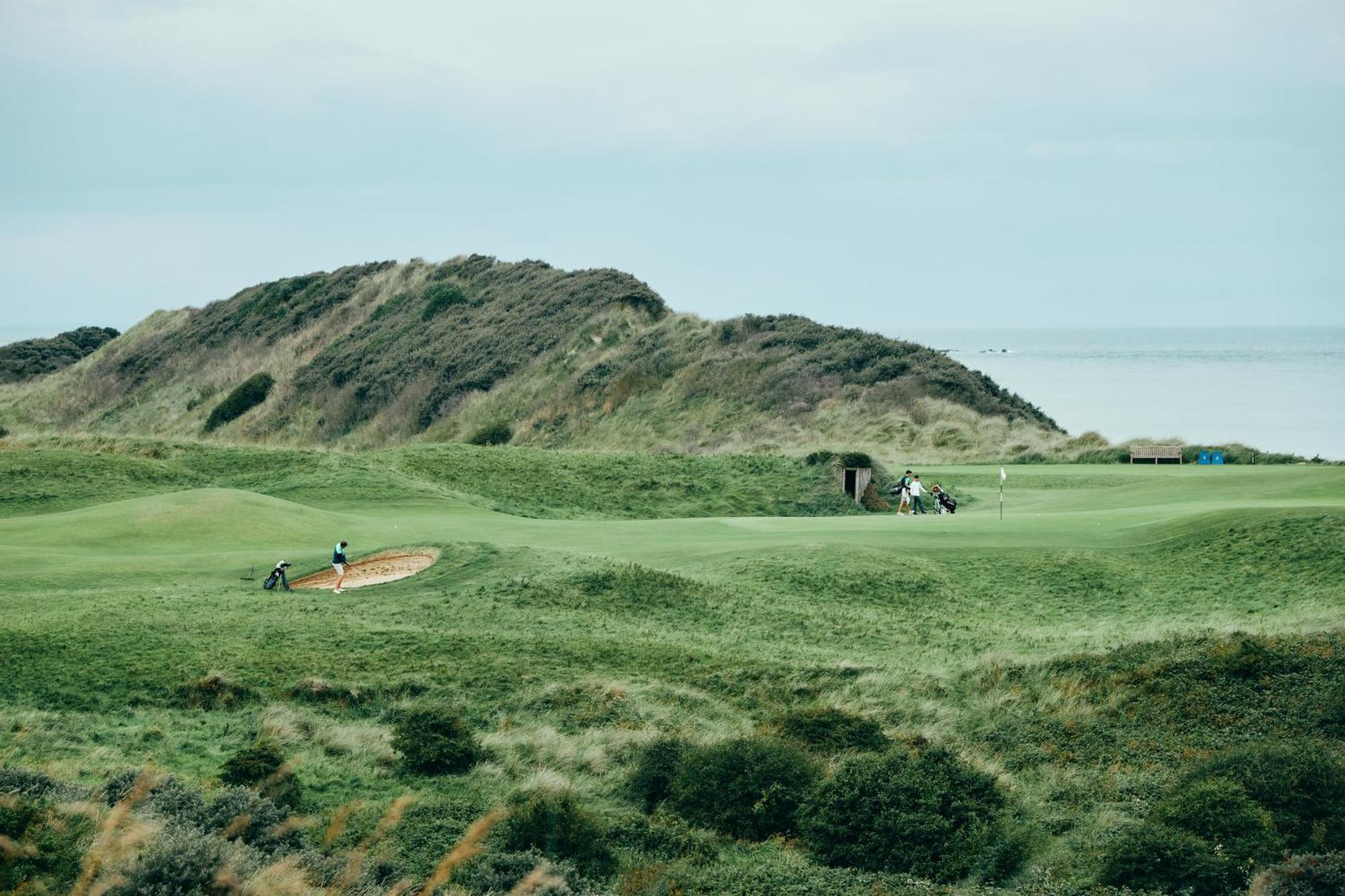Отель Portrush Adelphi Экстерьер фото